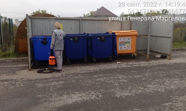 ООО «Хартия» проводит промывку и дезинфекцию контейнеров для ТКО
