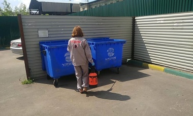 «Хартия» регулярно проводит санитарную обработку контейнерного парка